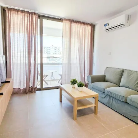 Olive Dunes لارنكا